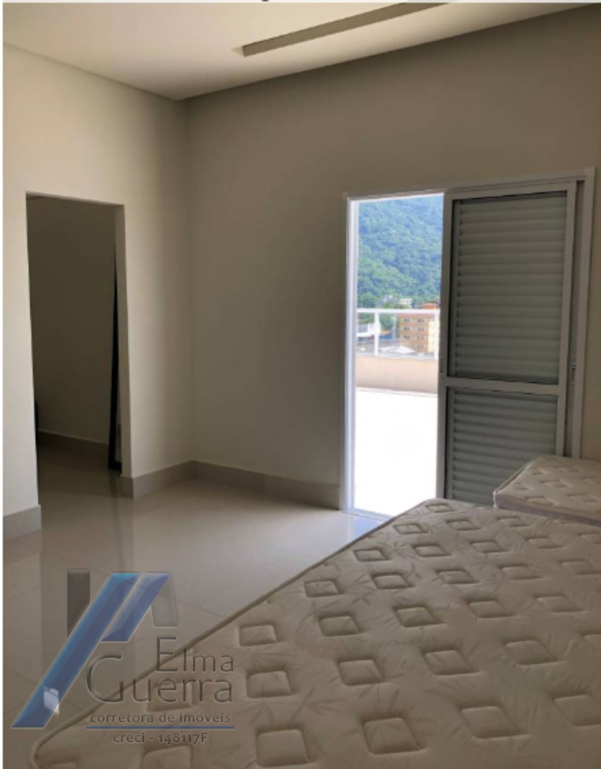 Ubatuba, Centro - Apartamento cobertura com 04 suítes e área de lazer completa.