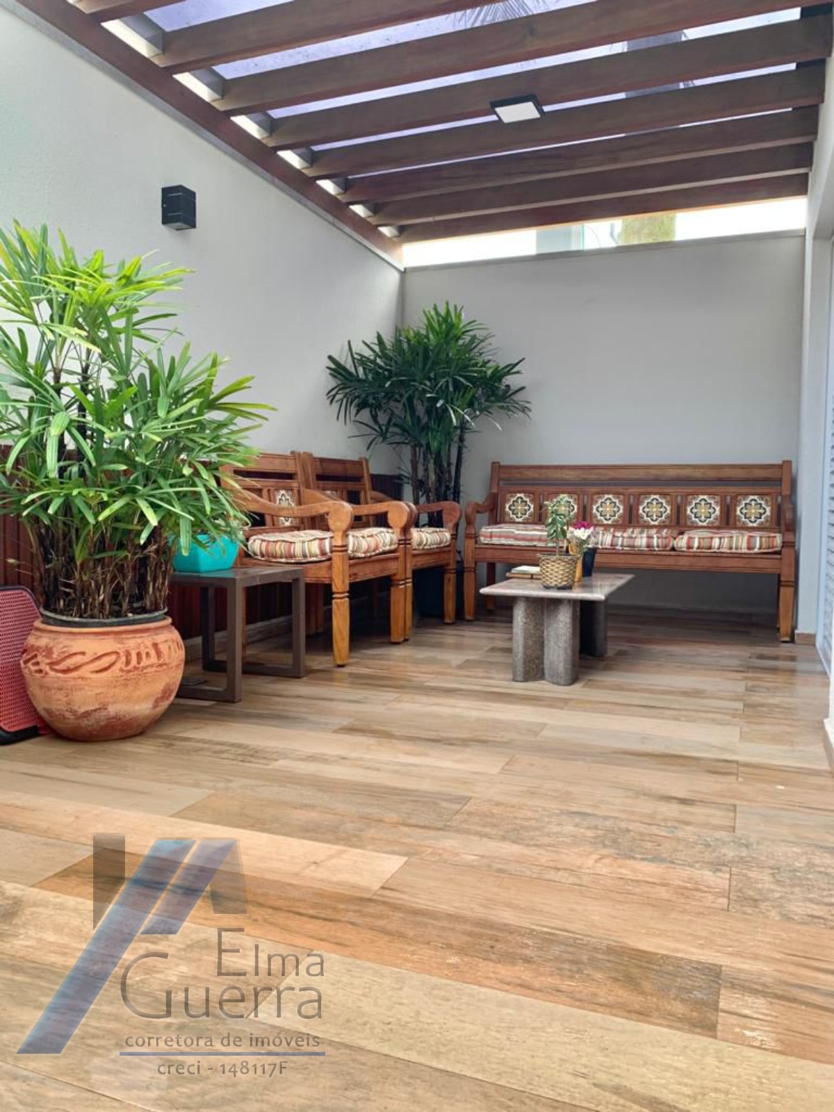Ubatuba, Centro - Apartamento Garden mobiliado com 02 dormitórios, sendo 01 suíte com área de lazer.