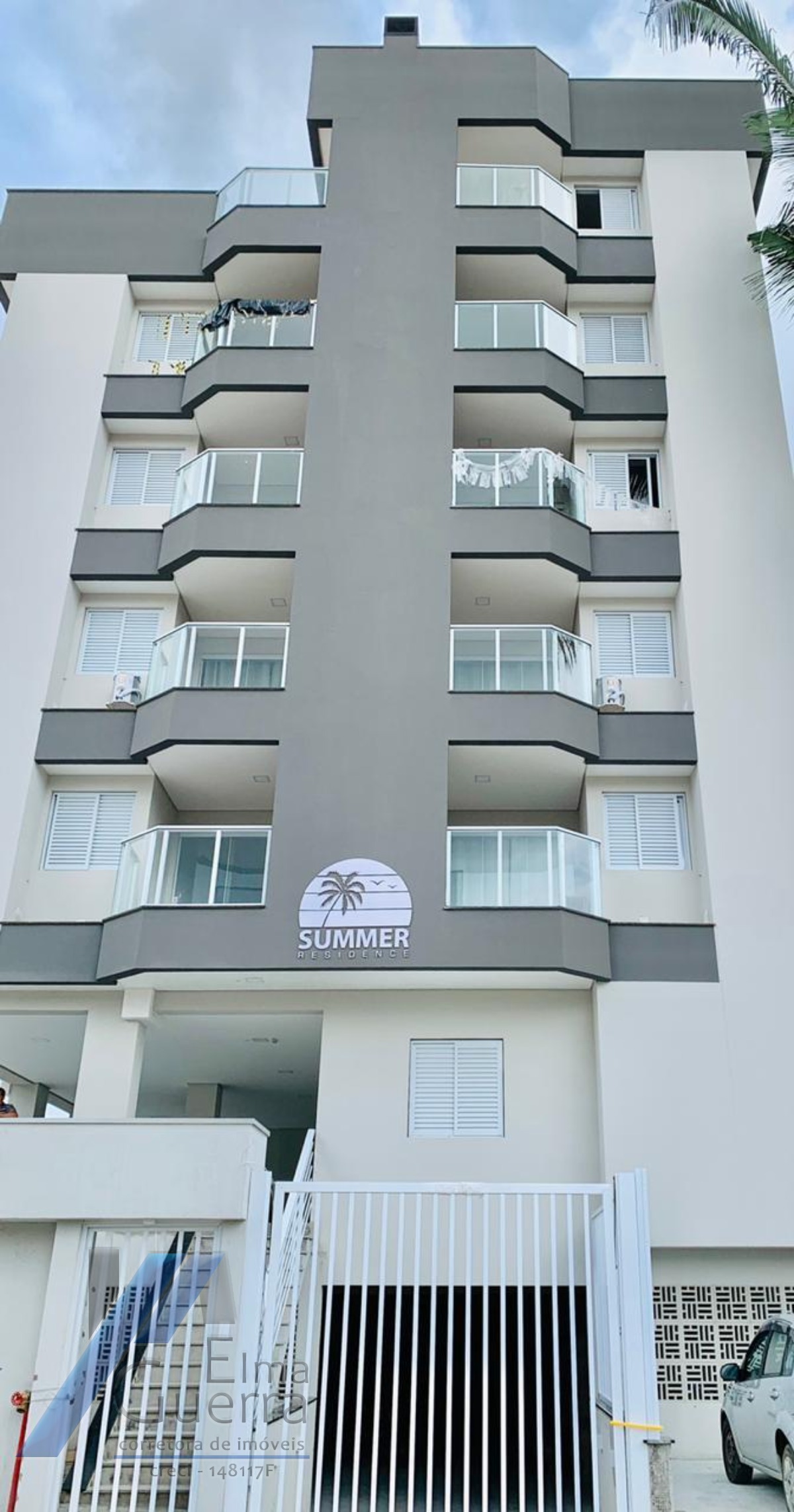 Ubatuba, Centro - Apartamento Garden mobiliado com 02 dormitórios, sendo 01 suíte com área de lazer.