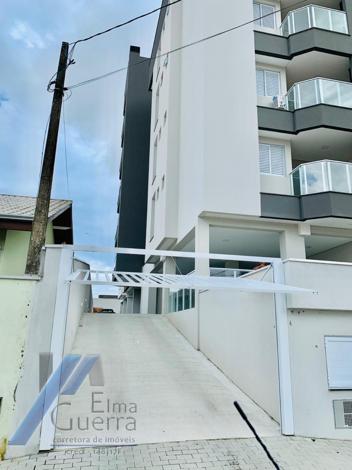Ubatuba, Centro - Apartamento Garden mobiliado com 02 dormitórios, sendo 01 suíte com área de lazer.