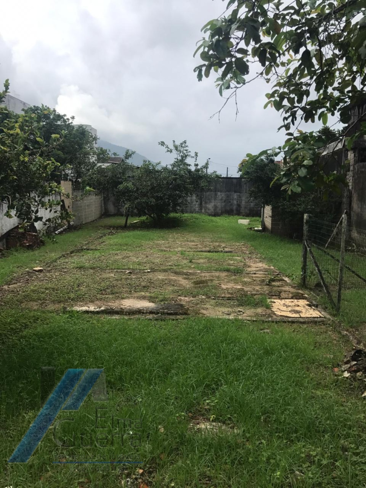 Ubatuba, Centro - Área bem localizado, perto do mar com área total de 1.705 m².