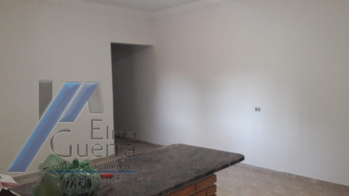 Casa à venda com 2 quartos, 70m² - Foto 17