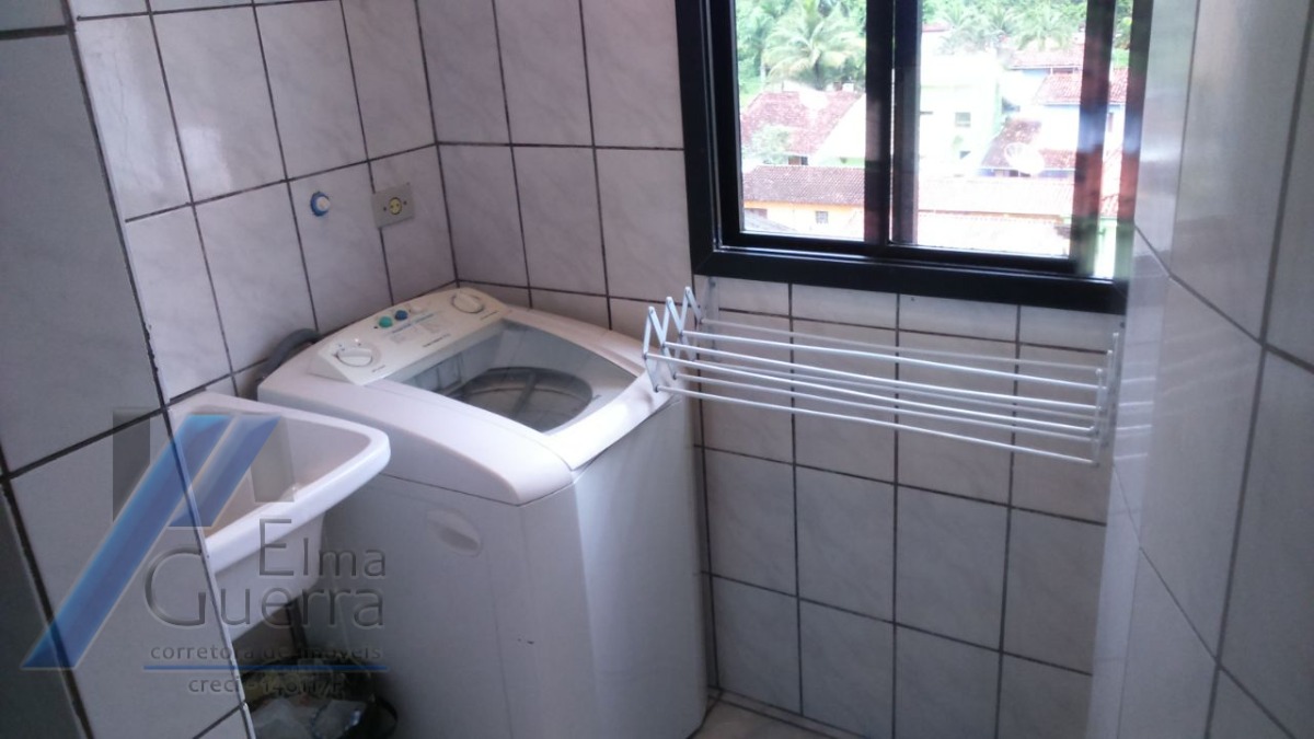 Ubatuba, Toninhas - Apartamento próximo a praia com 02 dormitórios.