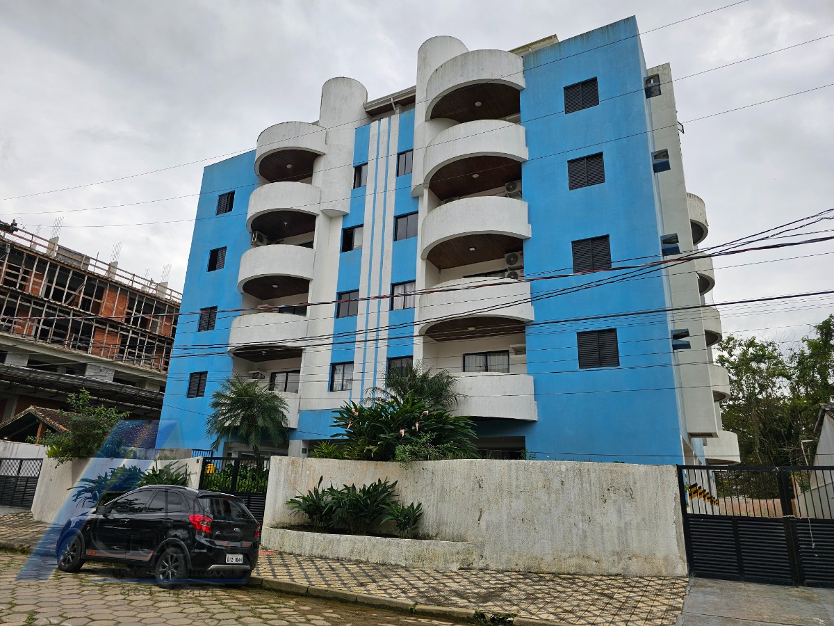 Ubatuba, Toninhas - Apartamento próximo a praia com 02 dormitórios.