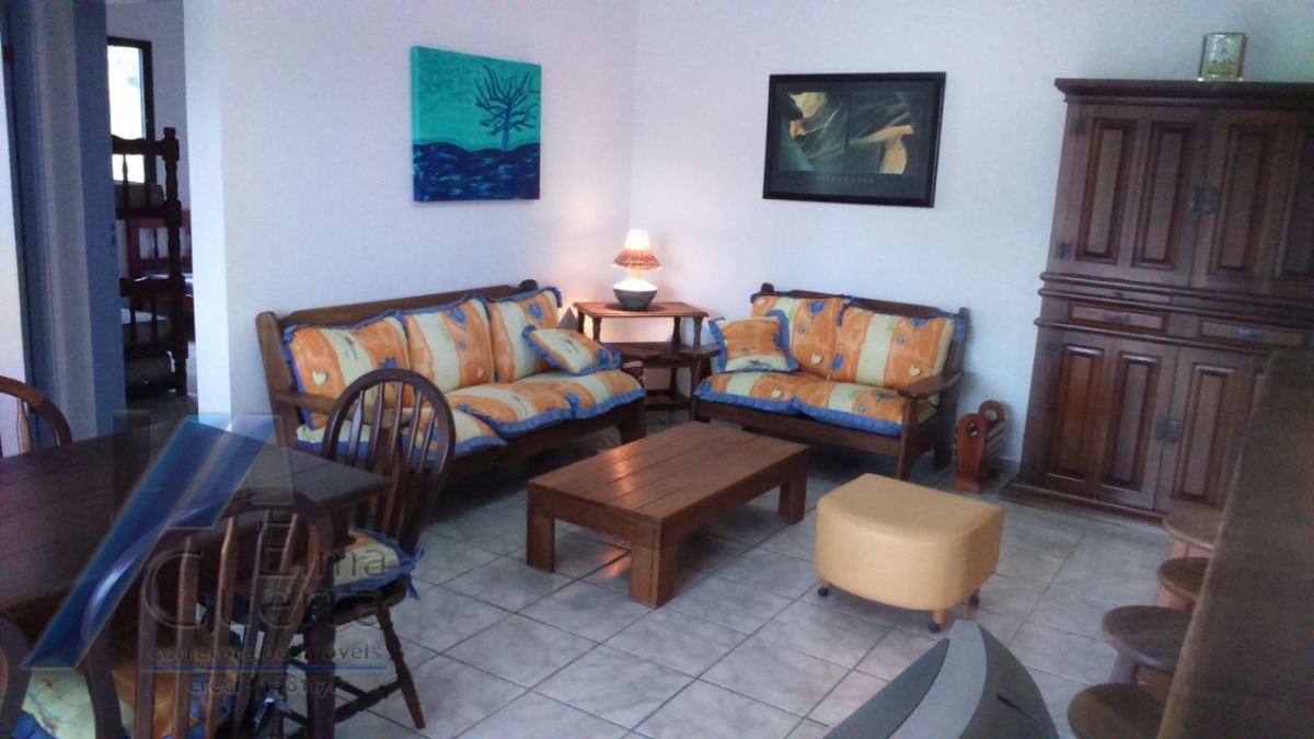 Ubatuba, Toninhas - Apartamento próximo a praia com 02 dormitórios.