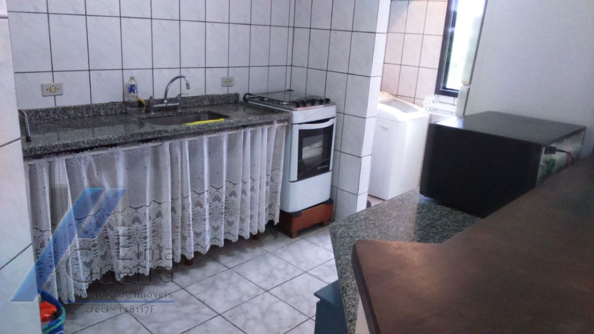 Ubatuba, Toninhas - Apartamento próximo a praia com 02 dormitórios.