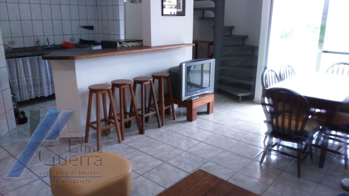 Ubatuba, Toninhas - Apartamento próximo a praia com 02 dormitórios.