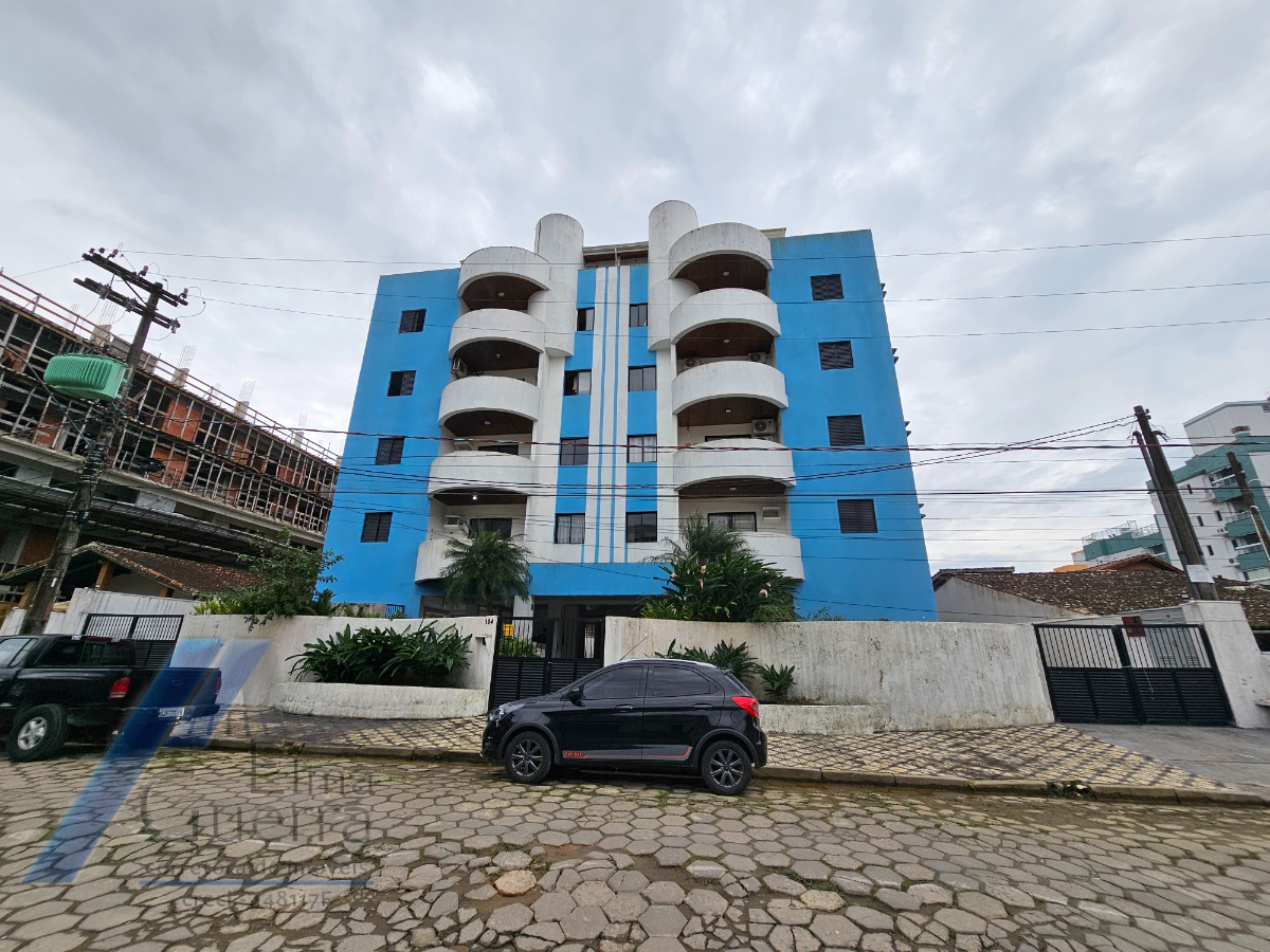 Ubatuba, Toninhas - Apartamento próximo a praia com 02 dormitórios.