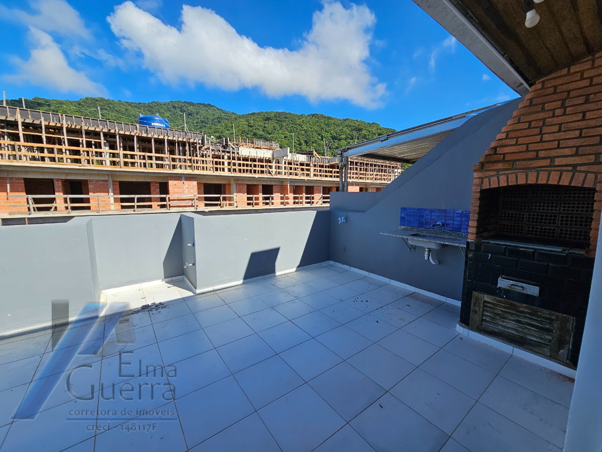 Ubatuba, Toninhas - Cobertura duplex próxima a praia com 03 dormitórios, sendo 01 suíte.