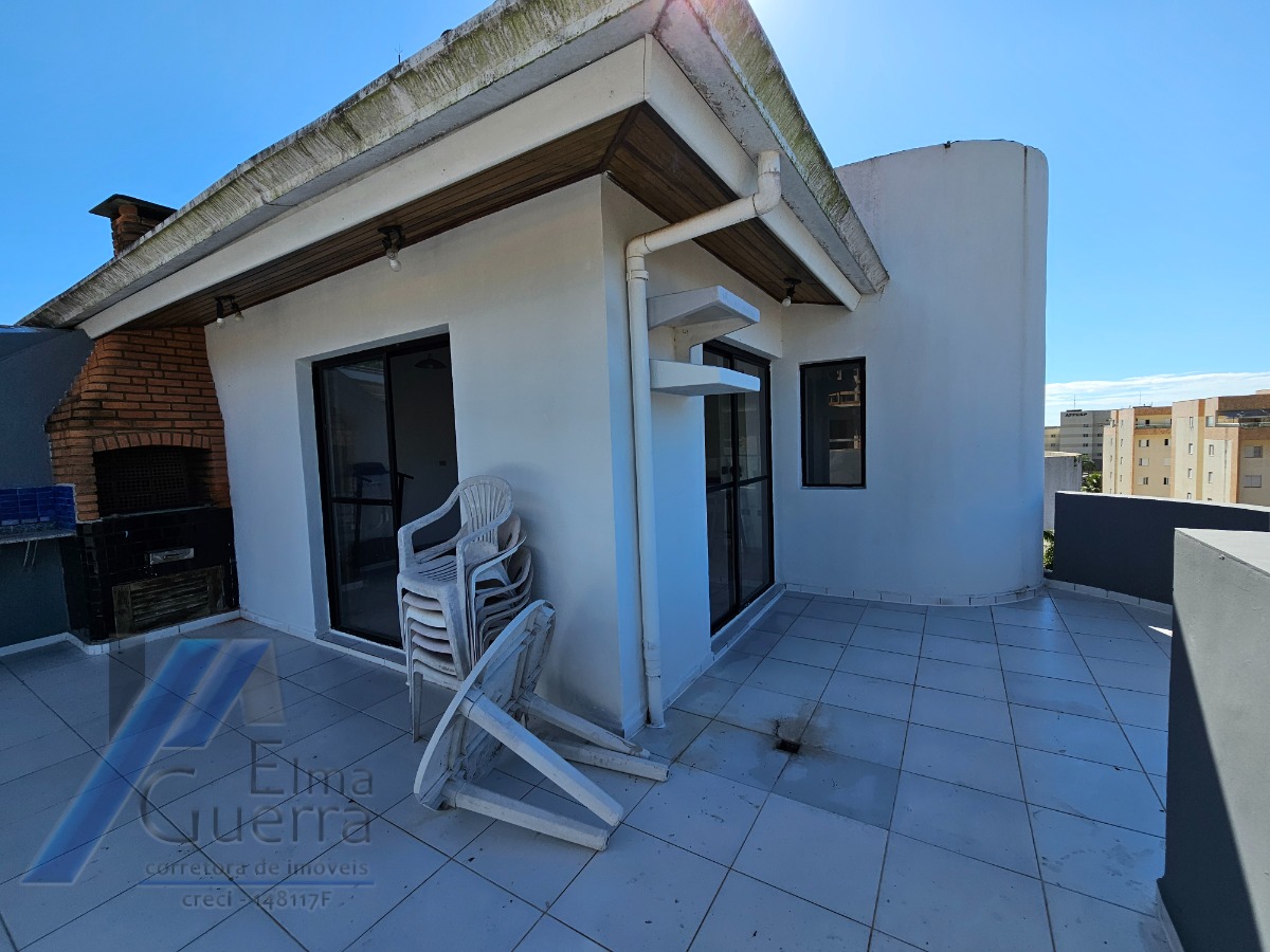 Ubatuba, Toninhas - Cobertura duplex próxima a praia com 03 dormitórios, sendo 01 suíte.