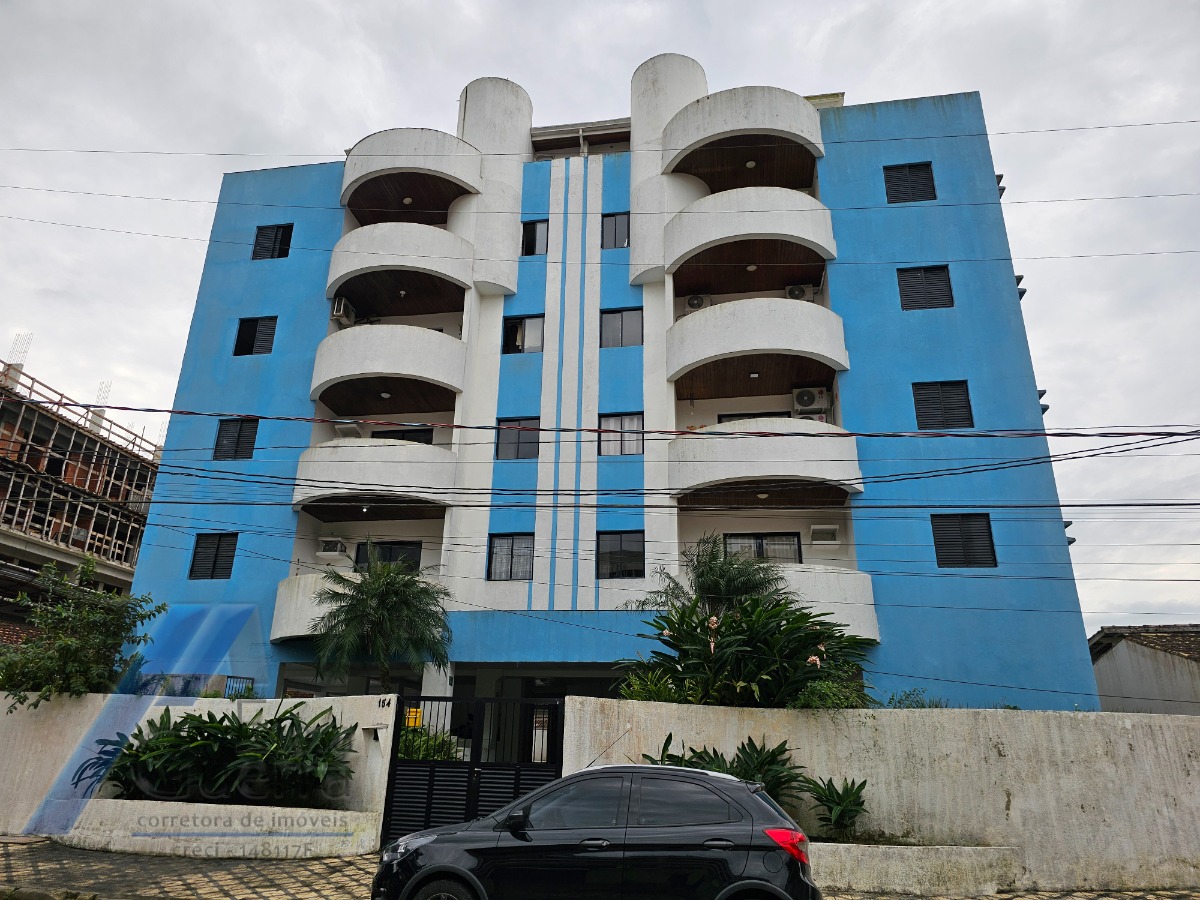 Ubatuba, Toninhas - Cobertura duplex próxima a praia com 03 dormitórios, sendo 01 suíte.