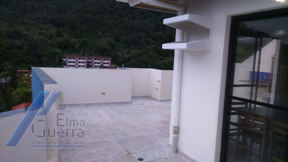 Ubatuba, Toninhas - Cobertura duplex próxima a praia com 03 dormitórios, sendo 01 suíte.