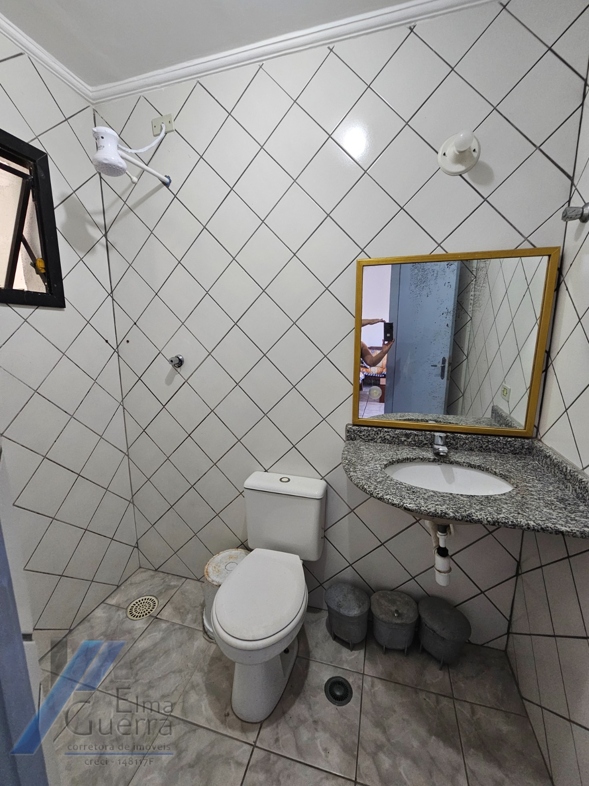 Ubatuba, Toninhas - Cobertura duplex próxima a praia com 03 dormitórios, sendo 01 suíte.