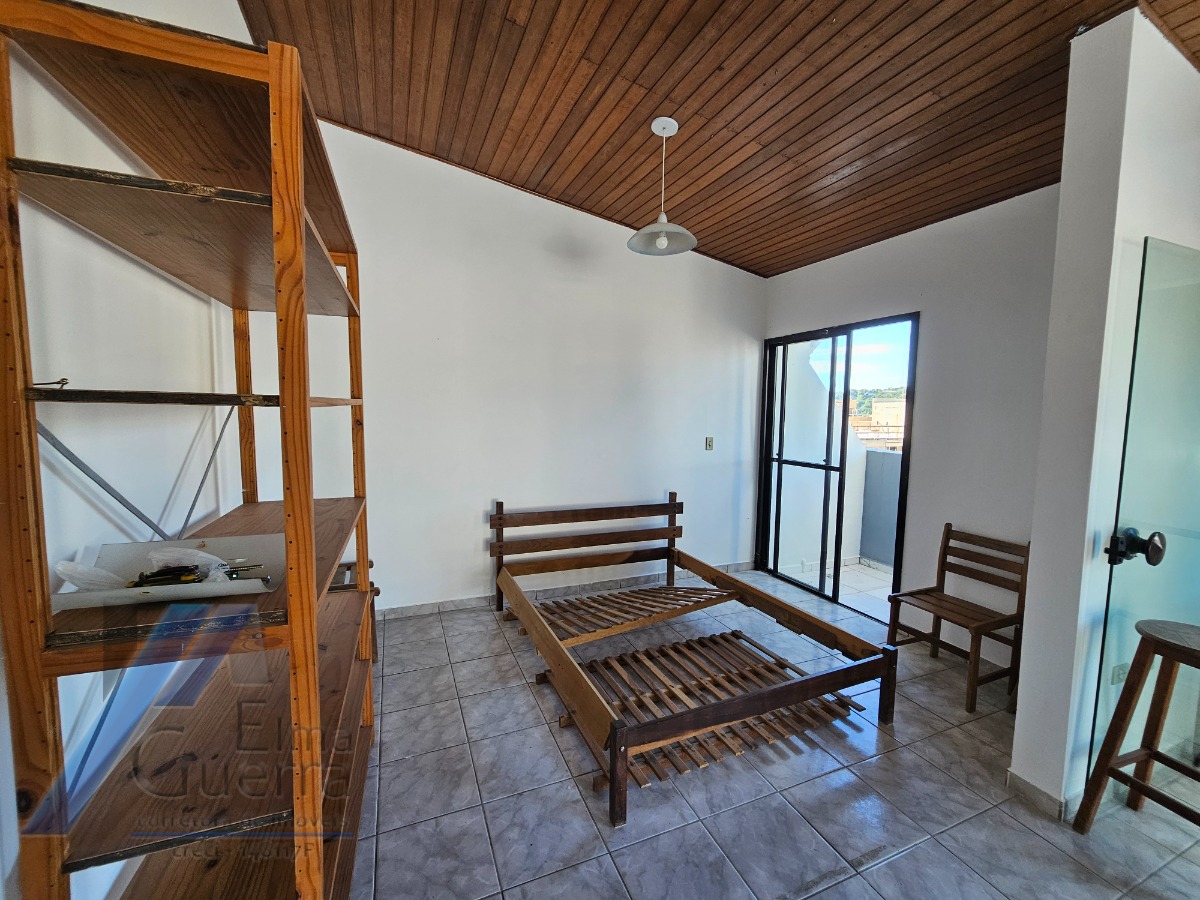 Ubatuba, Toninhas - Cobertura duplex próxima a praia com 03 dormitórios, sendo 01 suíte.