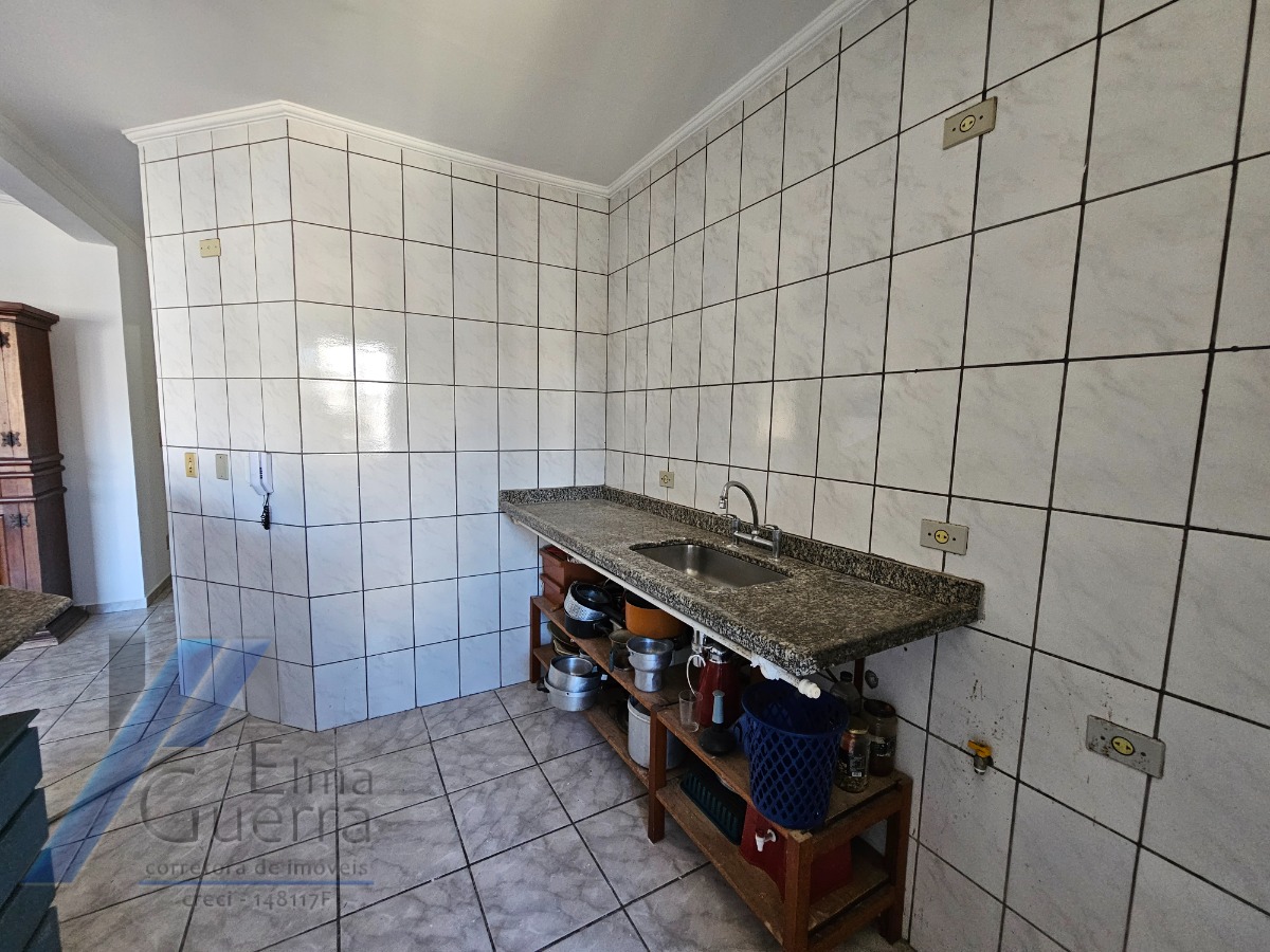 Ubatuba, Toninhas - Cobertura duplex próxima a praia com 03 dormitórios, sendo 01 suíte.