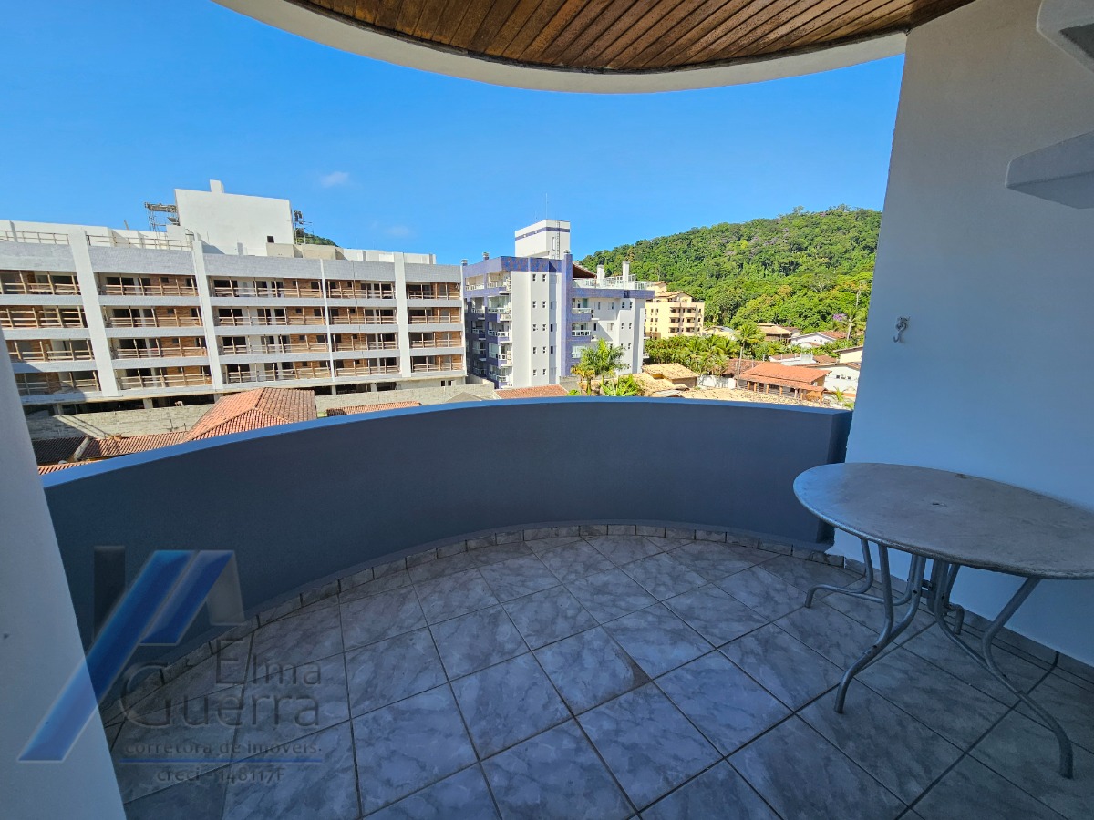 Ubatuba, Toninhas - Cobertura duplex próxima a praia com 03 dormitórios, sendo 01 suíte.