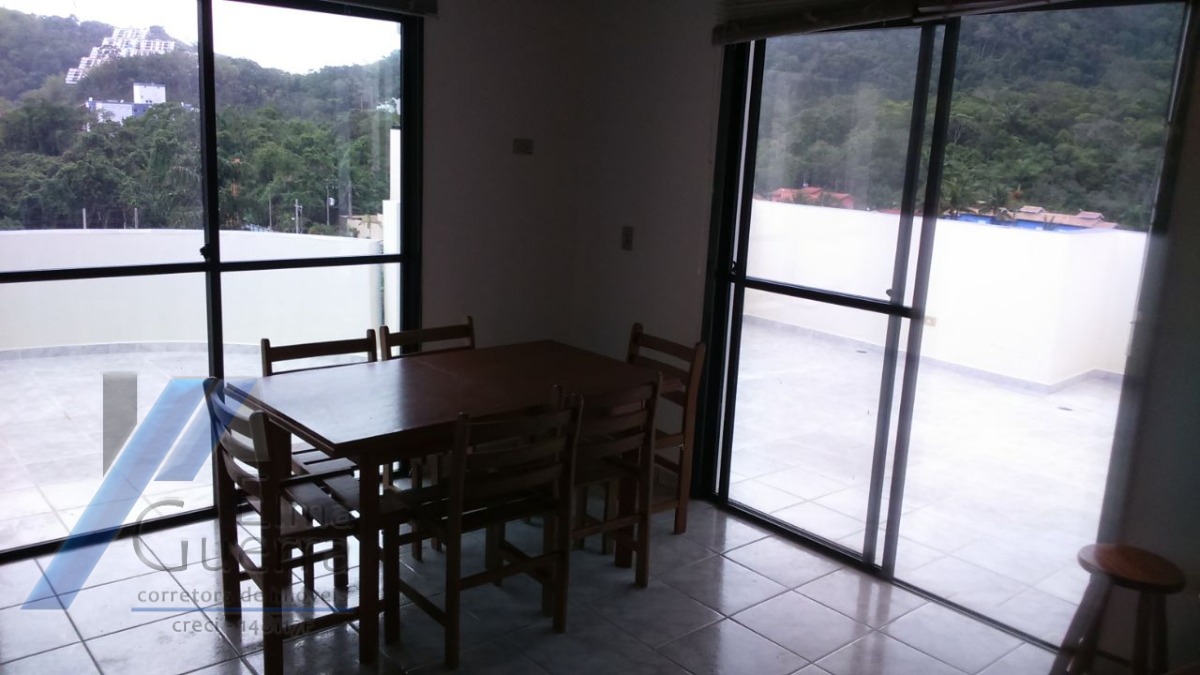 Ubatuba, Toninhas - Cobertura duplex próxima a praia com 03 dormitórios, sendo 01 suíte.