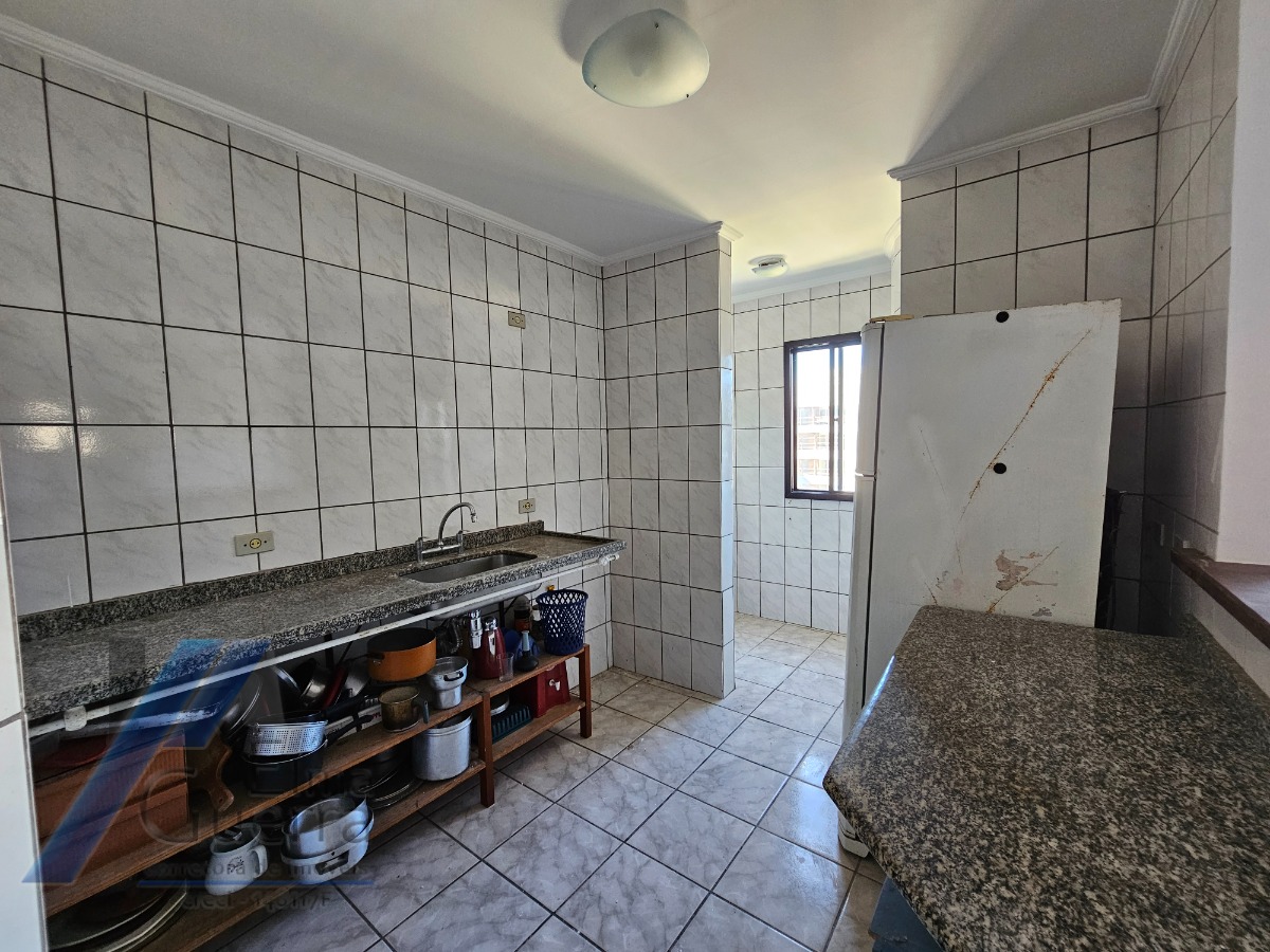 Ubatuba, Toninhas - Cobertura duplex próxima a praia com 03 dormitórios, sendo 01 suíte.