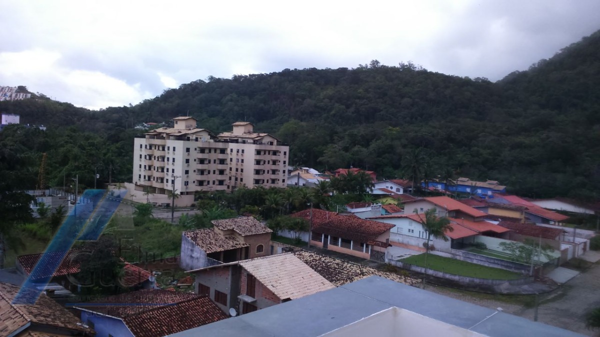 Ubatuba, Toninhas - Cobertura duplex próxima a praia com 03 dormitórios, sendo 01 suíte.