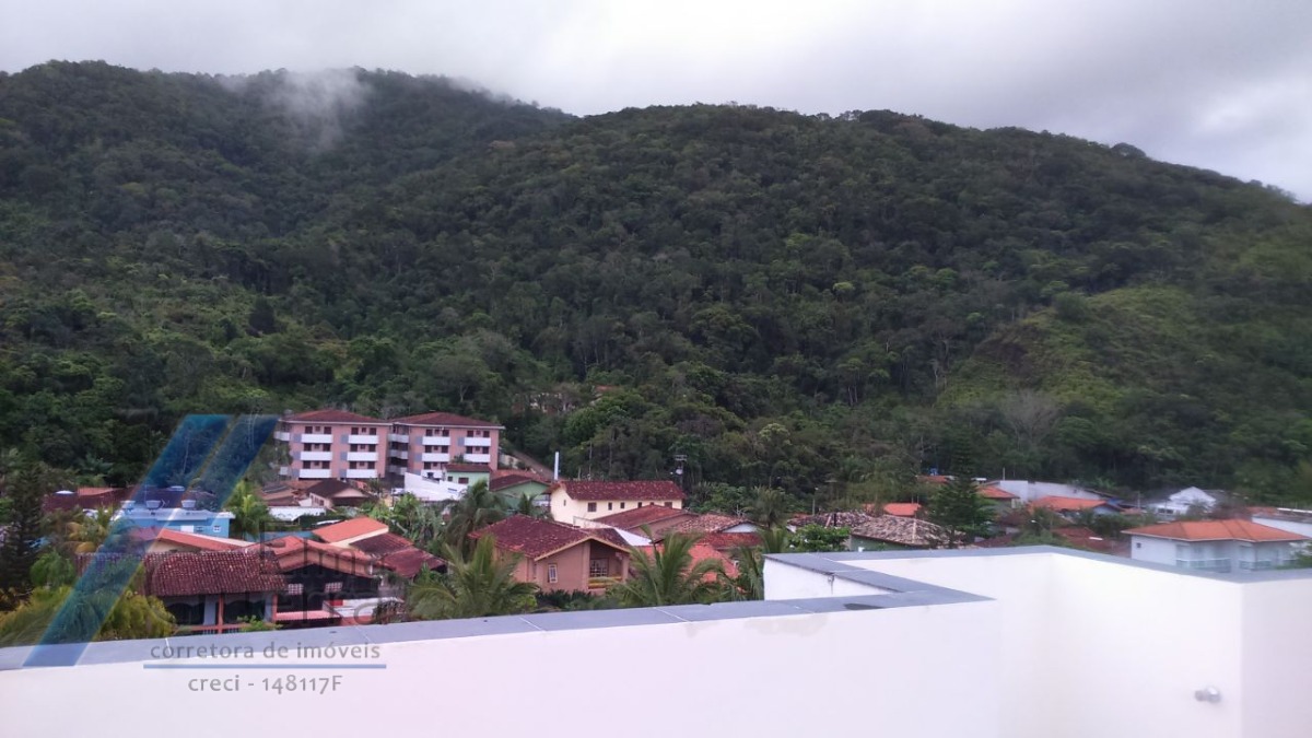 Ubatuba, Toninhas - Cobertura duplex próxima a praia com 03 dormitórios, sendo 01 suíte.