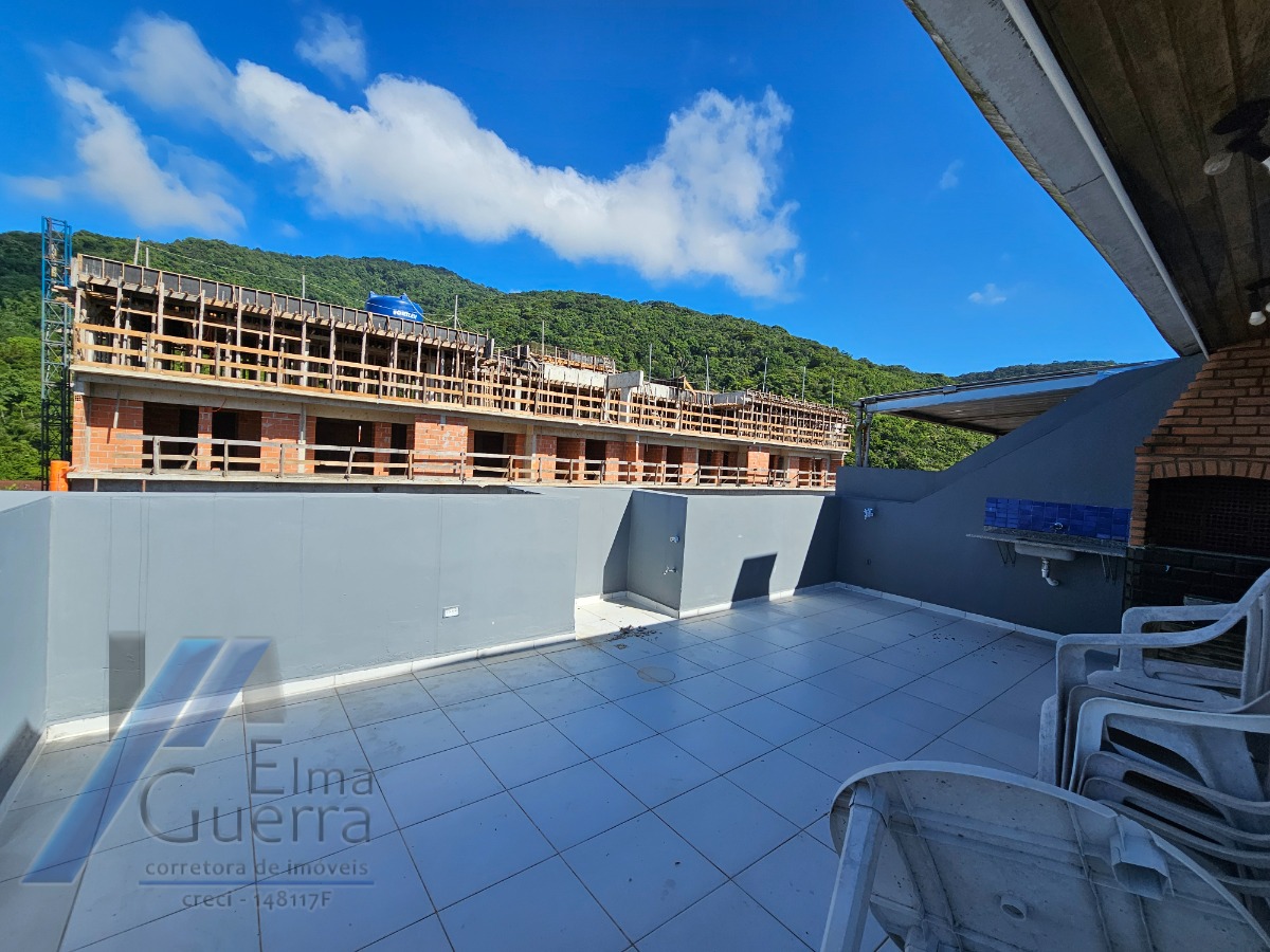 Ubatuba, Toninhas - Cobertura duplex próxima a praia com 03 dormitórios, sendo 01 suíte.
