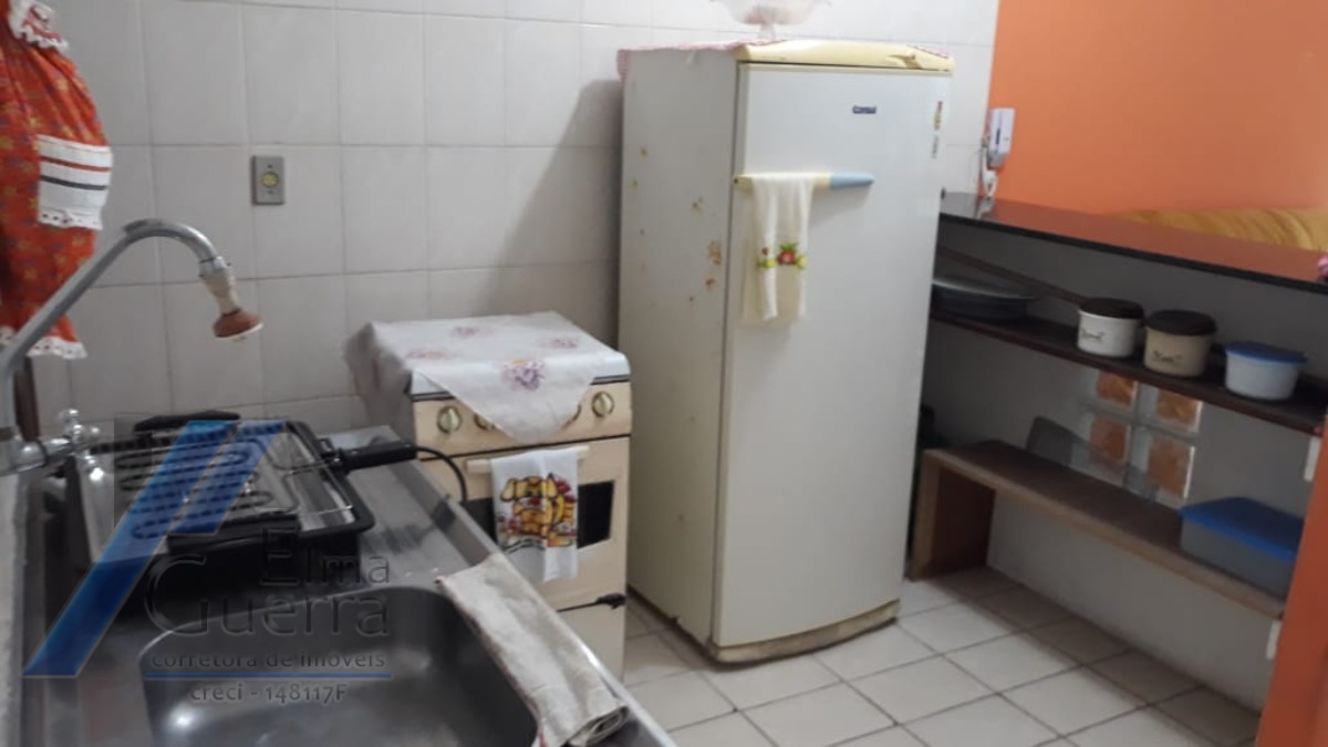 Casa à venda com 3 quartos, 80m² - Foto 13