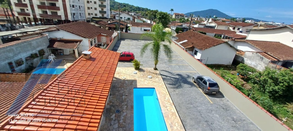 Ubatuba, Centro- Apartamento com 02 dormitórios, sendo 01 suíte.