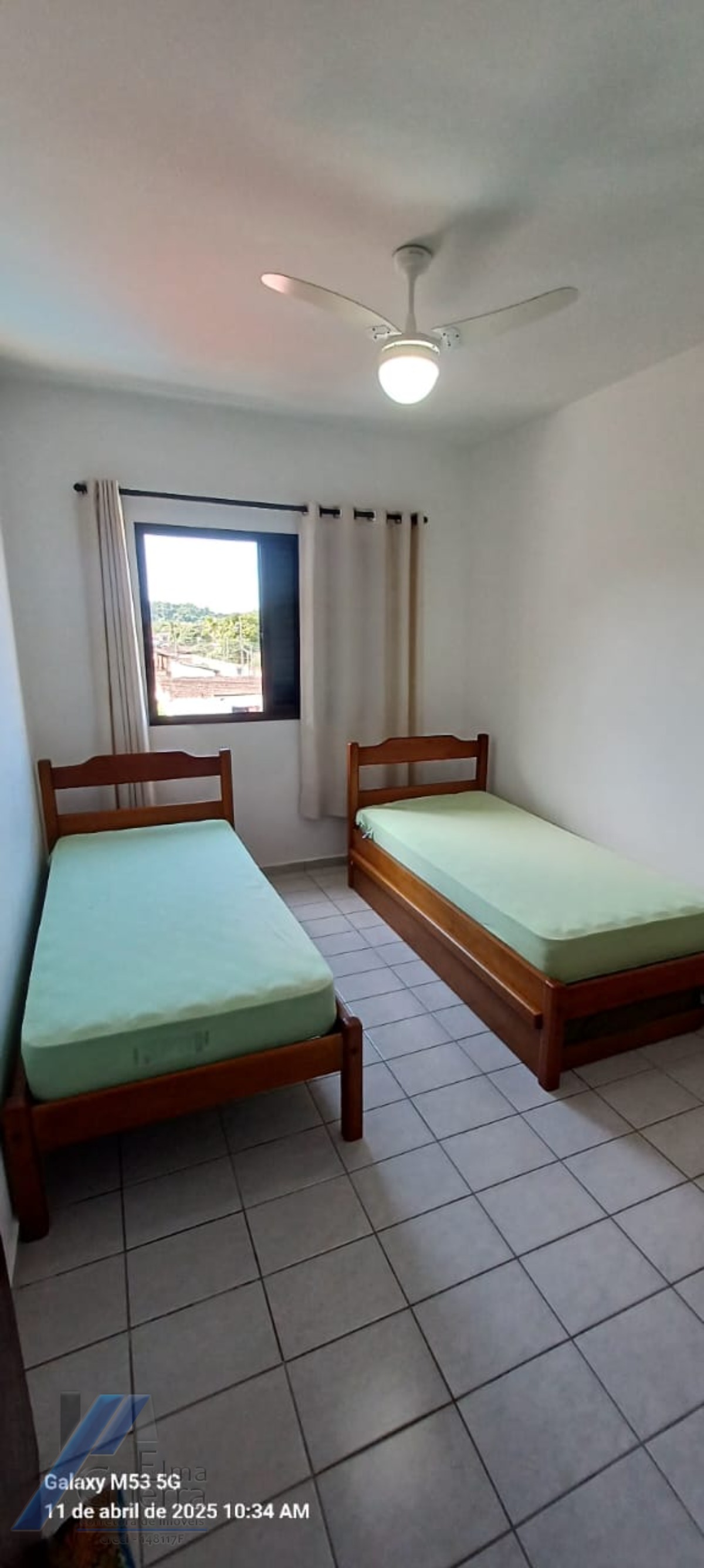 Ubatuba, Centro- Apartamento com 02 dormitórios, sendo 01 suíte.
