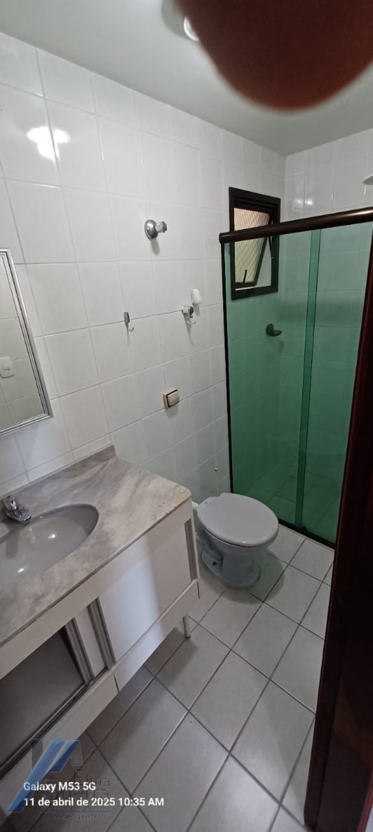 Ubatuba, Centro- Apartamento com 02 dormitórios, sendo 01 suíte.