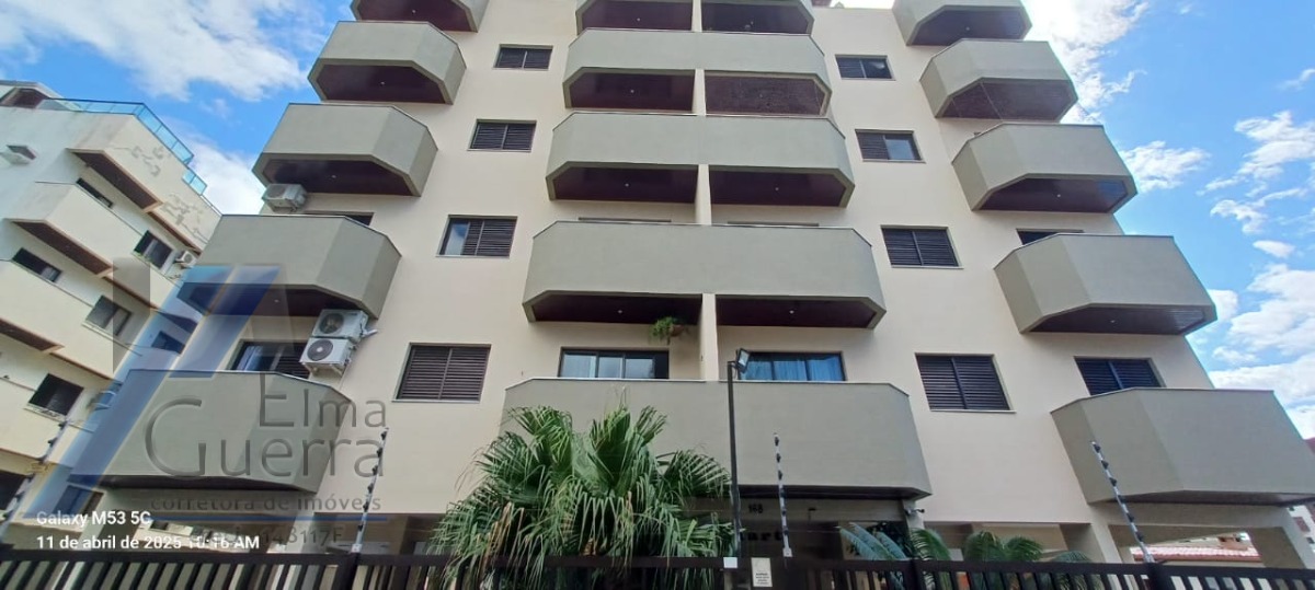 Ubatuba, Centro- Apartamento com 02 dormitórios, sendo 01 suíte.
