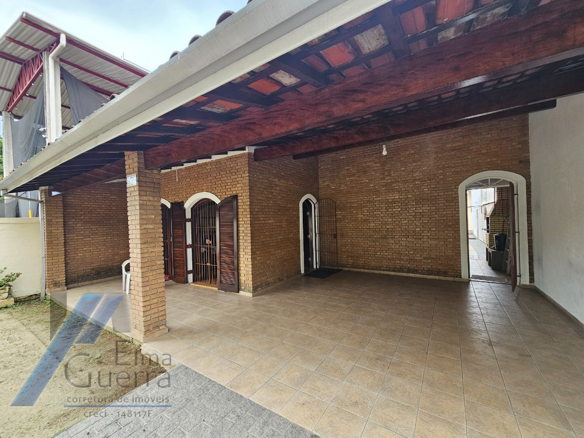 Casa à venda com 3 quartos, 220m² - Foto 7