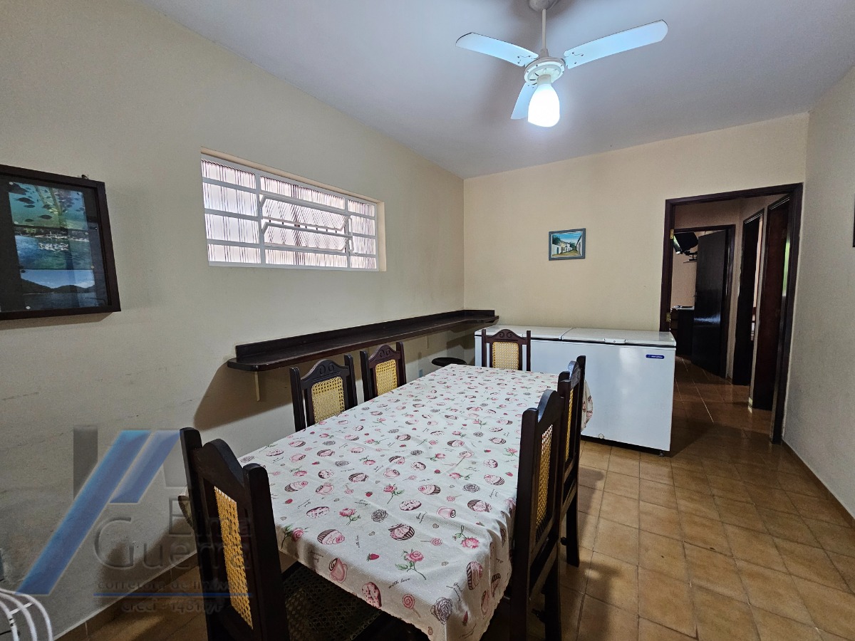 Casa à venda com 3 quartos, 220m² - Foto 14