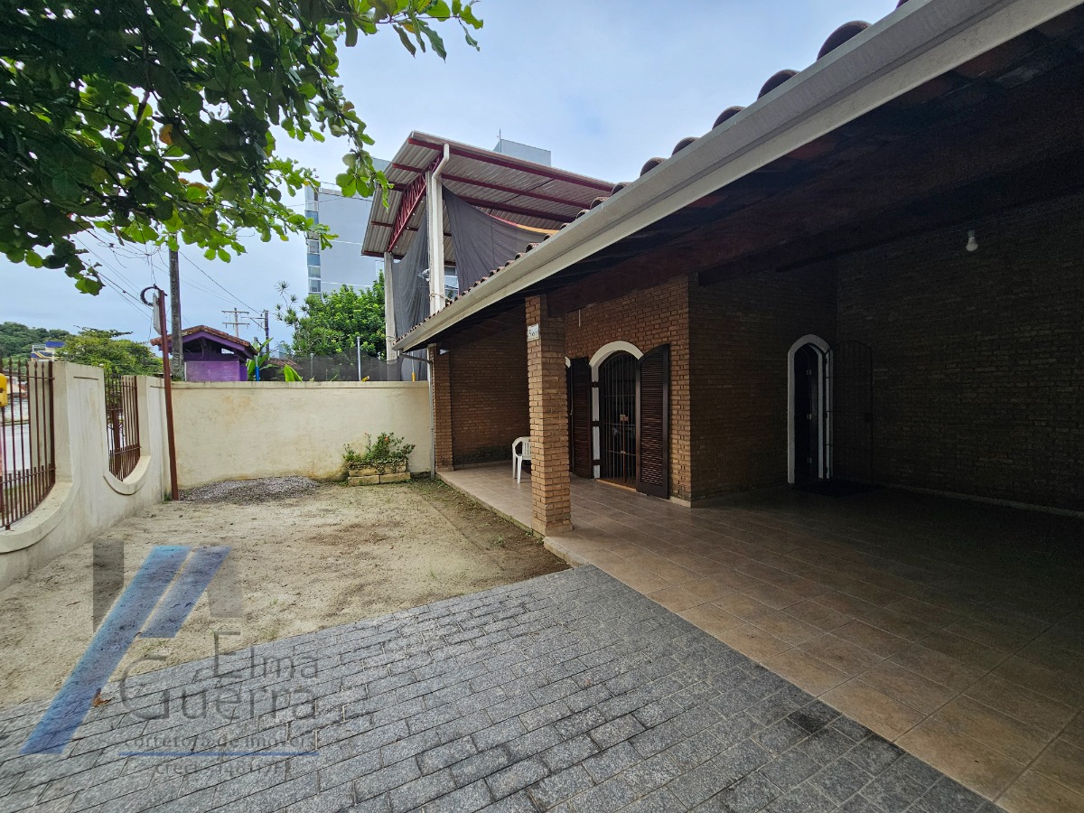 Casa à venda com 3 quartos, 220m² - Foto 6