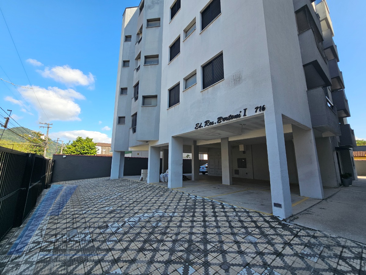 Ubatuba, Itaguá - Apartamento com 02 dormitorios sendo 01 suite.