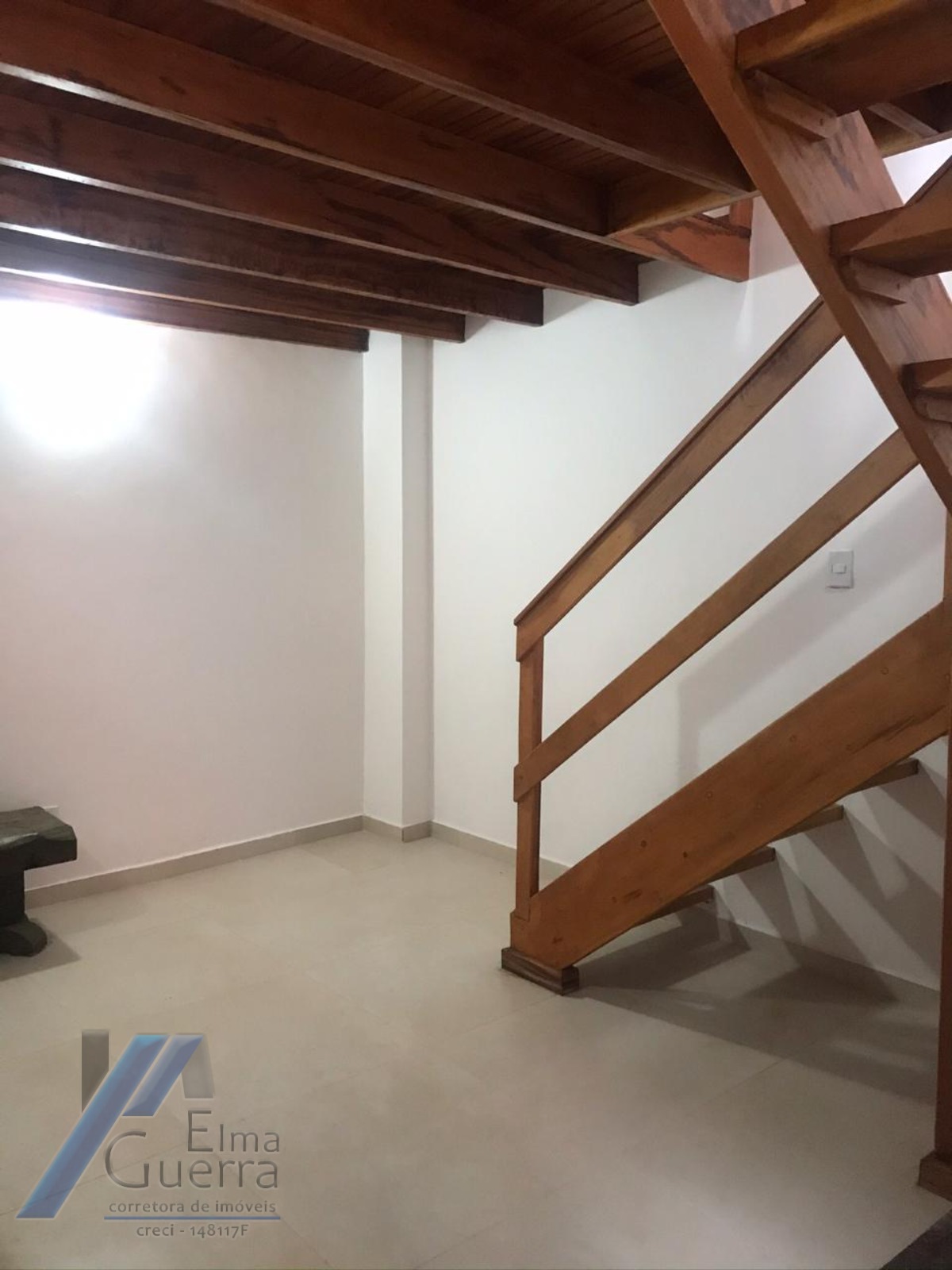 Ubatuba, Itaguá - Casa com 04 dormitórios, sendo 01 suíte.