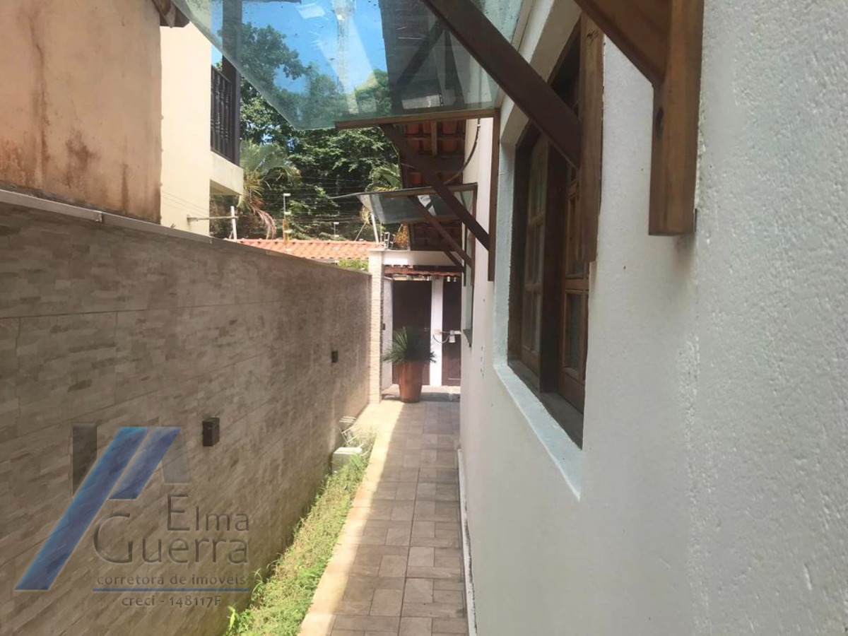 Ubatuba, Itaguá - Casa com 04 dormitórios, sendo 01 suíte.