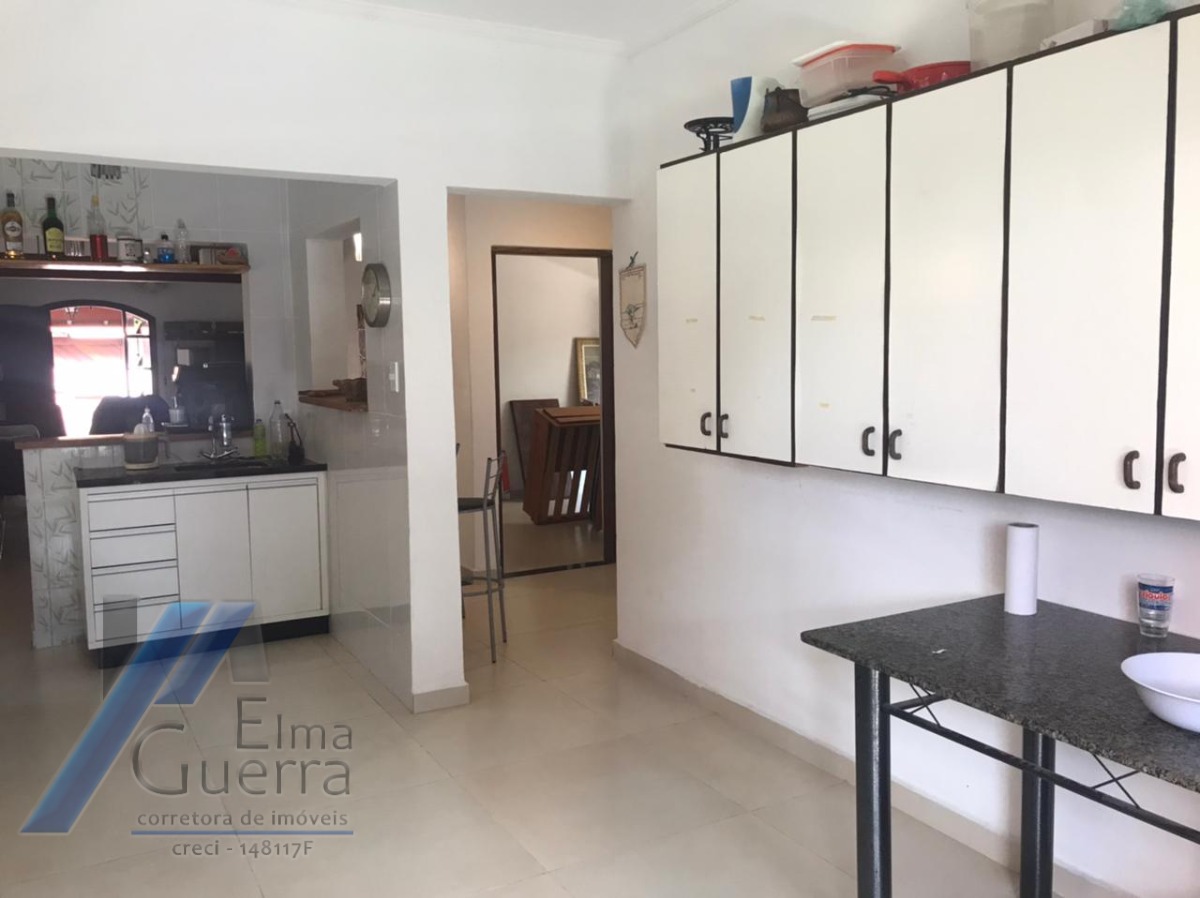 Ubatuba, Itaguá - Casa com 04 dormitórios, sendo 01 suíte.