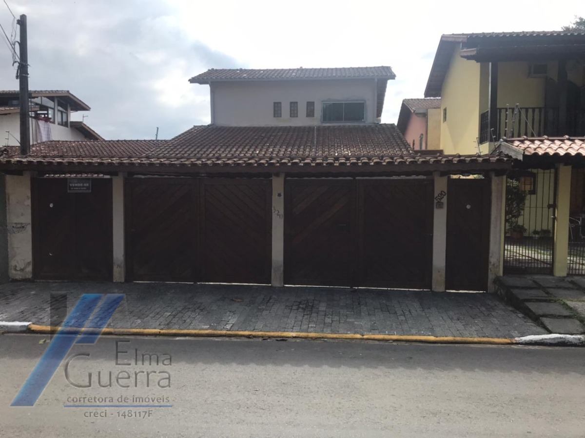 Ubatuba, Itaguá - Casa com 04 dormitórios, sendo 01 suíte.