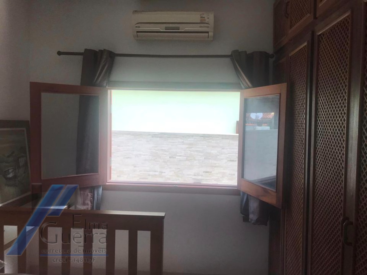 Ubatuba, Itaguá - Casa com 04 dormitórios, sendo 01 suíte.