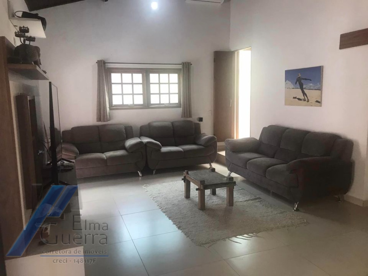 Ubatuba, Itaguá - Casa com 04 dormitórios, sendo 01 suíte.