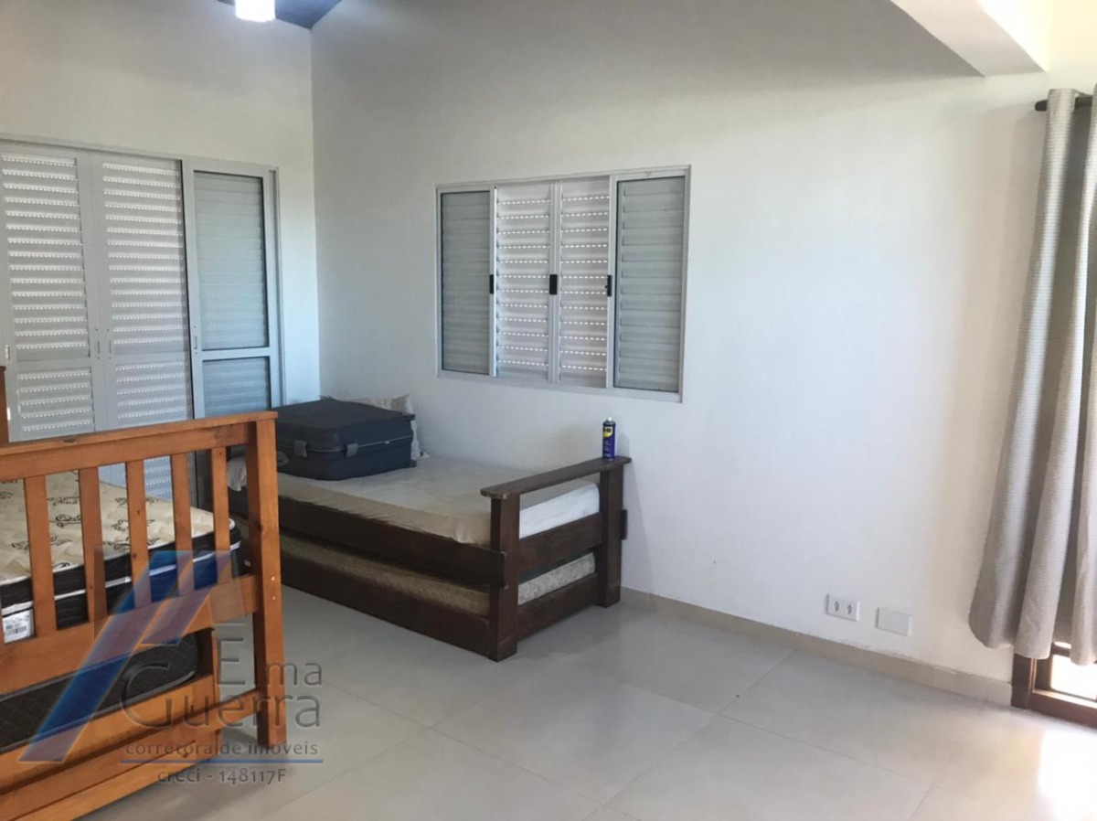 Ubatuba, Itaguá - Casa com 04 dormitórios, sendo 01 suíte.