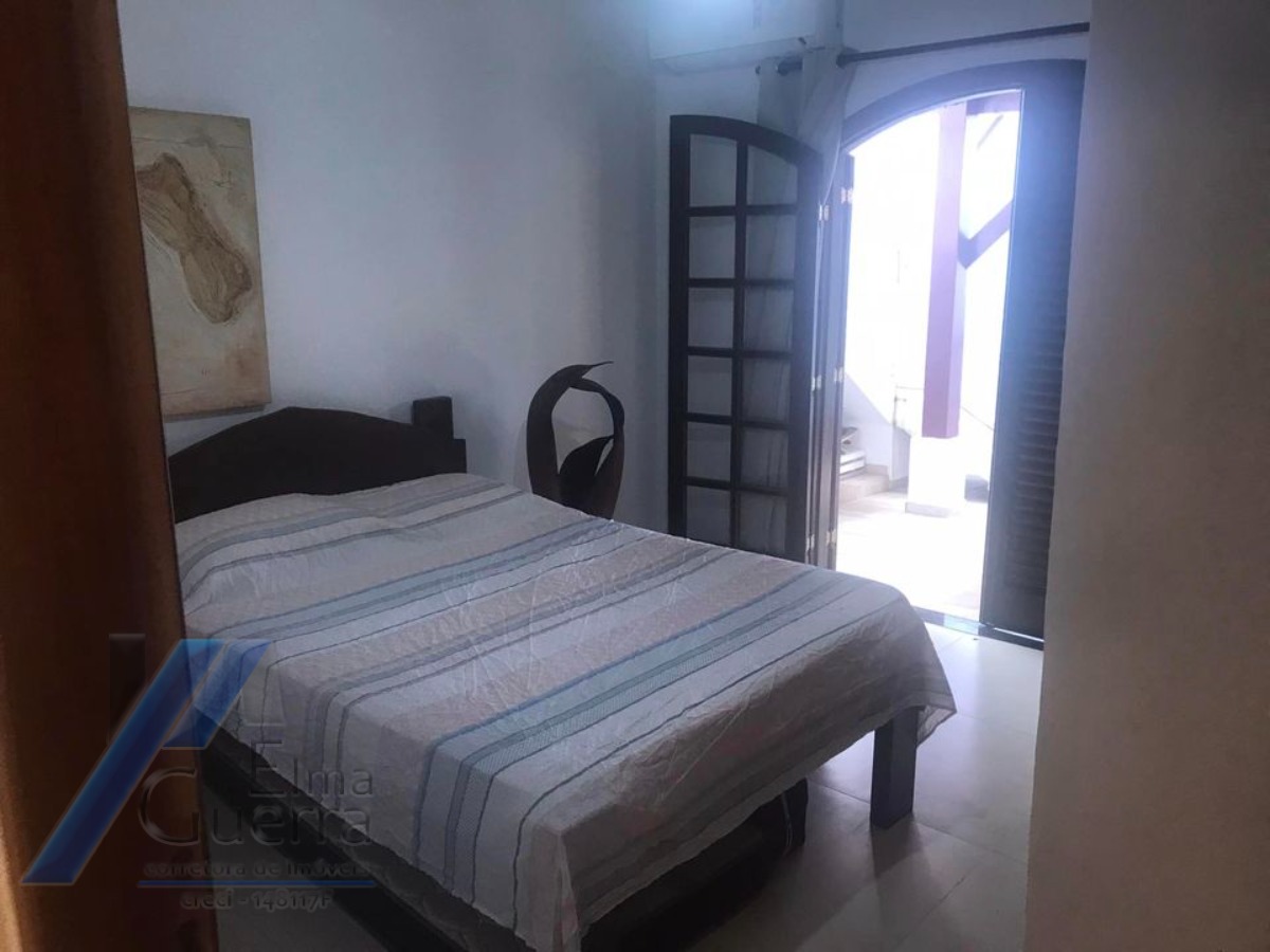 Ubatuba, Itaguá - Casa com 04 dormitórios, sendo 01 suíte.