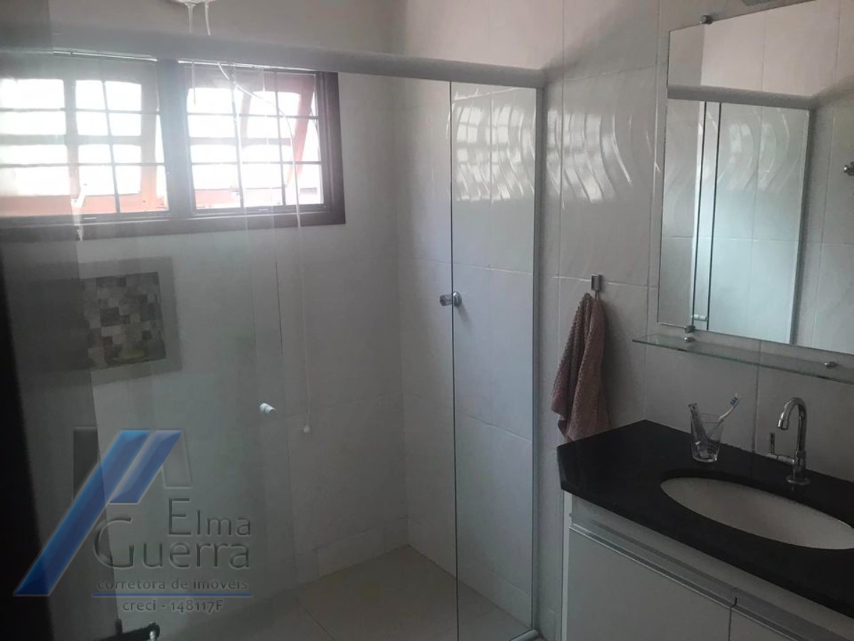 Ubatuba, Itaguá - Casa com 04 dormitórios, sendo 01 suíte.
