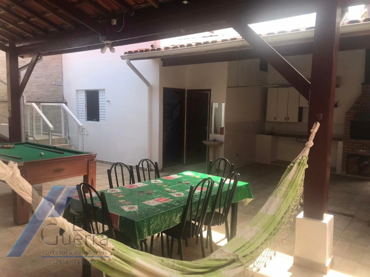 Ubatuba, Itaguá - Casa com 04 dormitórios, sendo 01 suíte.