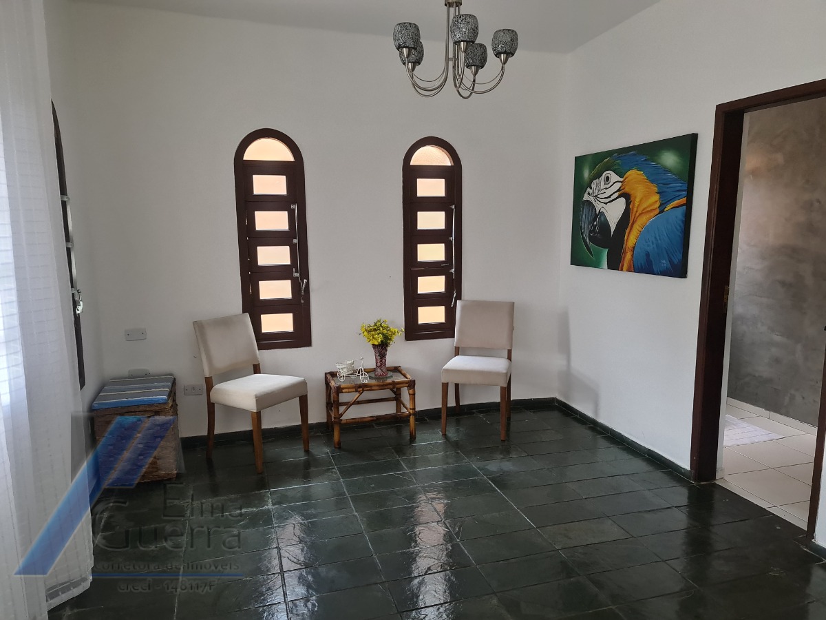 Ubatuba, Itaguá - Sobrado próximo a praia com 04 dormitórios, sendo 02 suítes.