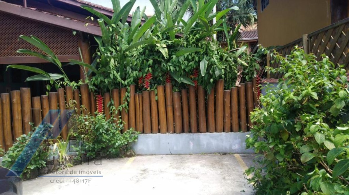 Ubatuba, Itamambuca - Pousada com 07 suítes com terreno de 450 m2, documento de posse.