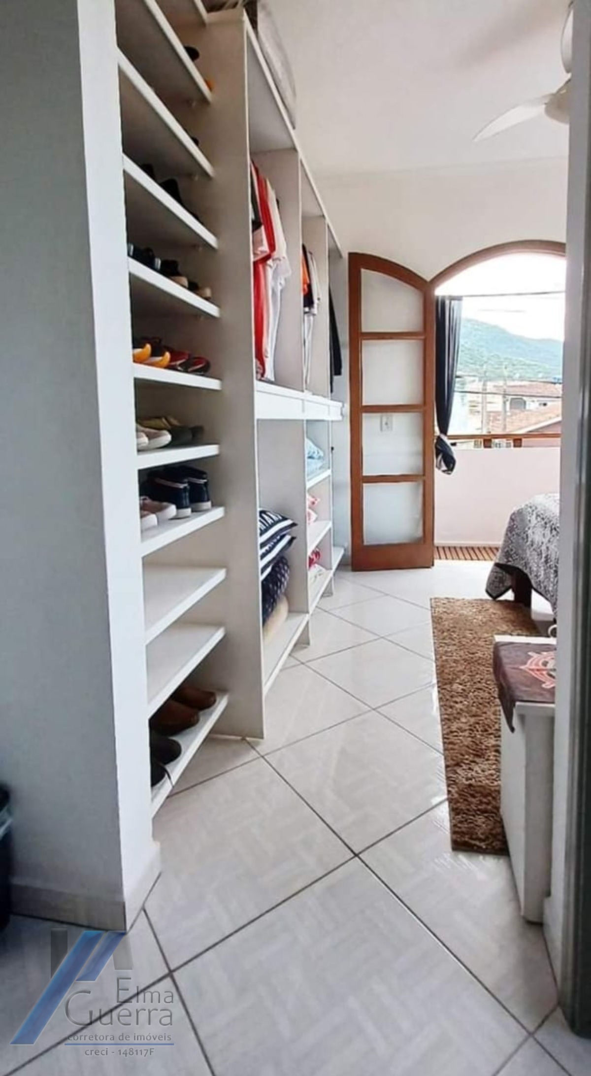 Ubatuba, Centro - Bela e agradável casa bem localizada com 02 suítes.
