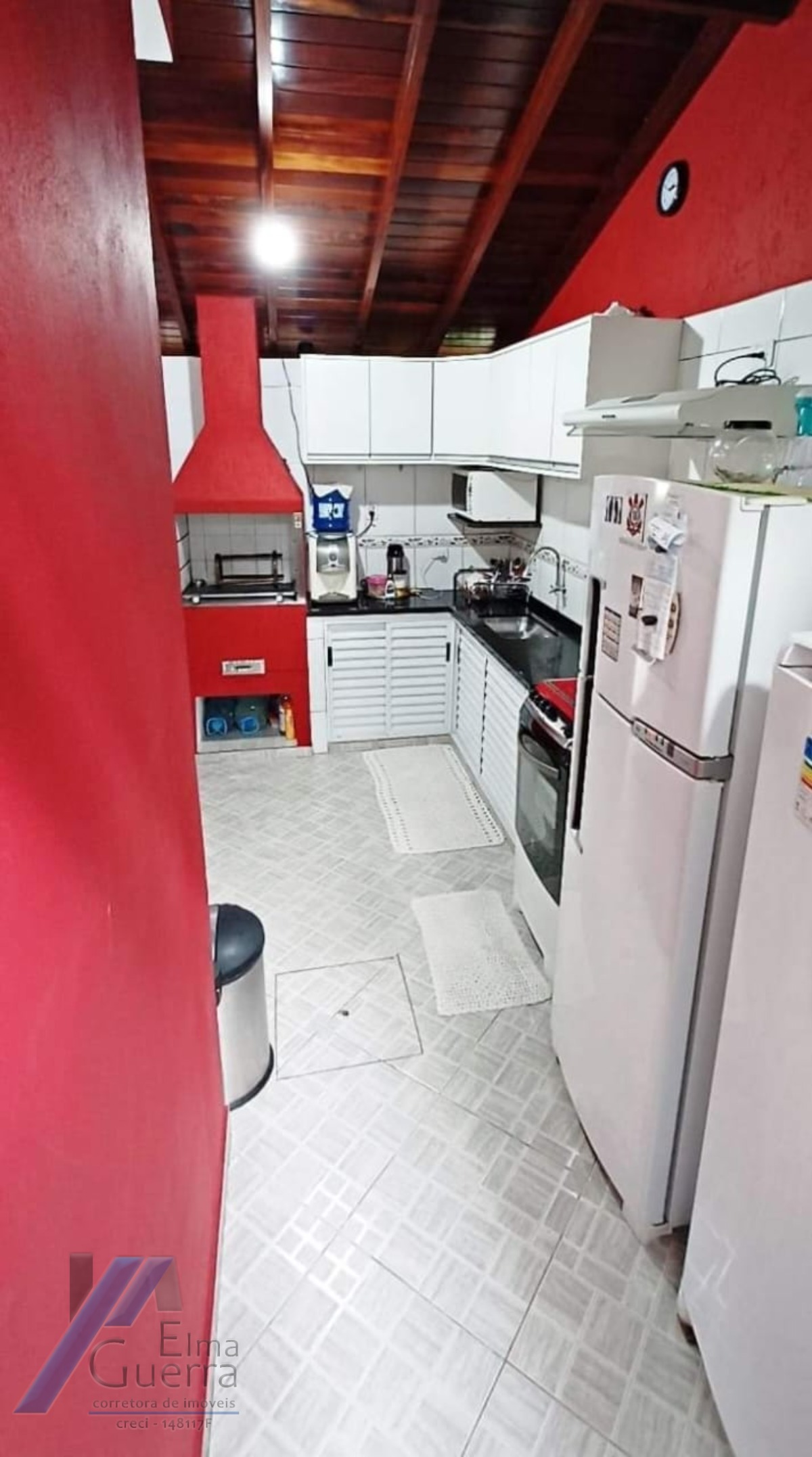 Ubatuba, Centro - Bela e agradável casa bem localizada com 02 suítes.