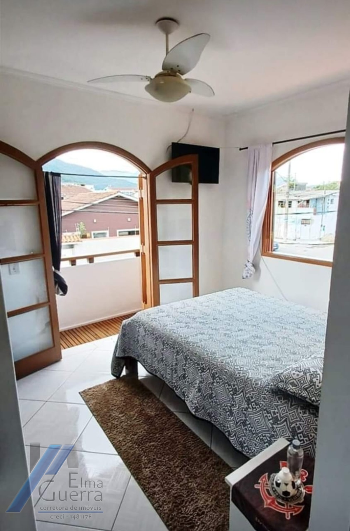 Ubatuba, Centro - Bela e agradável casa bem localizada com 02 suítes.