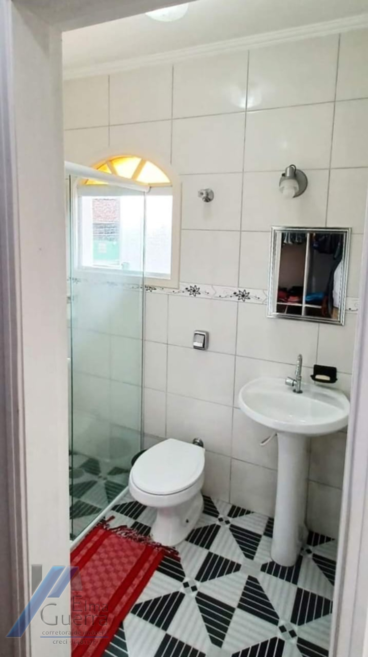 Ubatuba, Centro - Bela e agradável casa bem localizada com 02 suítes.